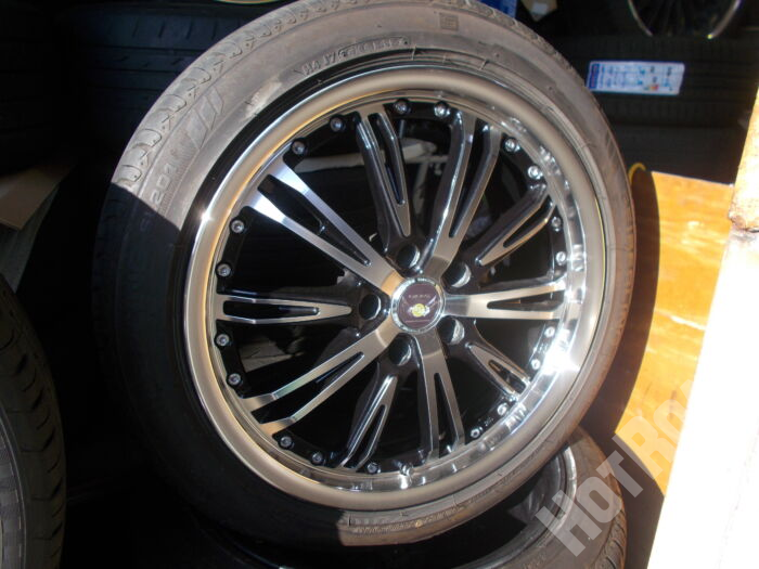 【中古ホイールタイヤセット】GIOVE 18ｲﾝﾁ 5H114.3　SEIBERLING 225/45R18　アルミセット4本