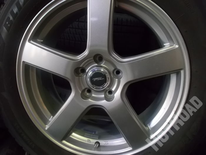 【中古スタッドレスセット】ブリヂストン DM-V2  225/60R18  2015年製  18インチ5H114.3  アルミセット  4本