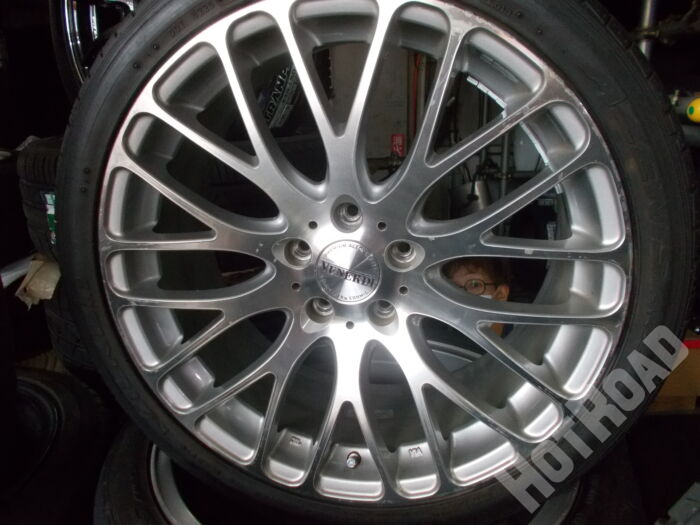 【中古ホイールタイヤセット】VENERDi 19ｲﾝﾁ 5H114.3　FALKEN + ハイフライ 245/35R19　4本セット