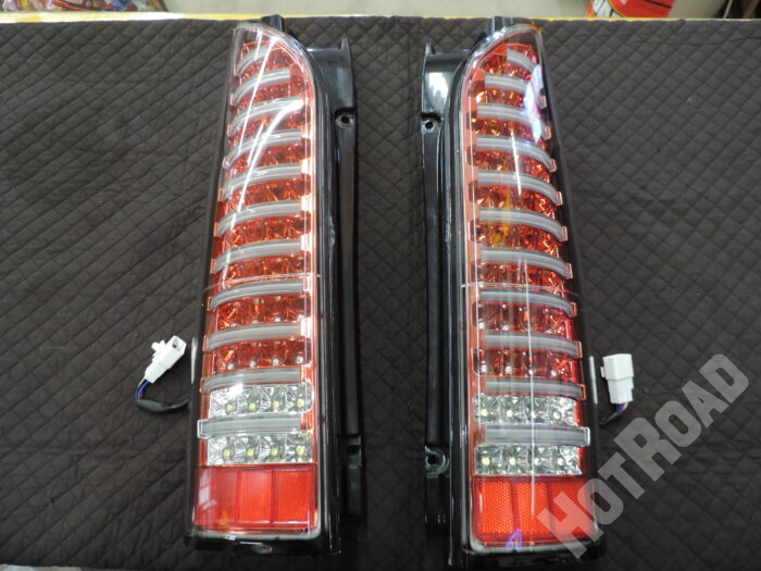 【中古】メーカー不明 200系ハイエース 社外LED テールランプ