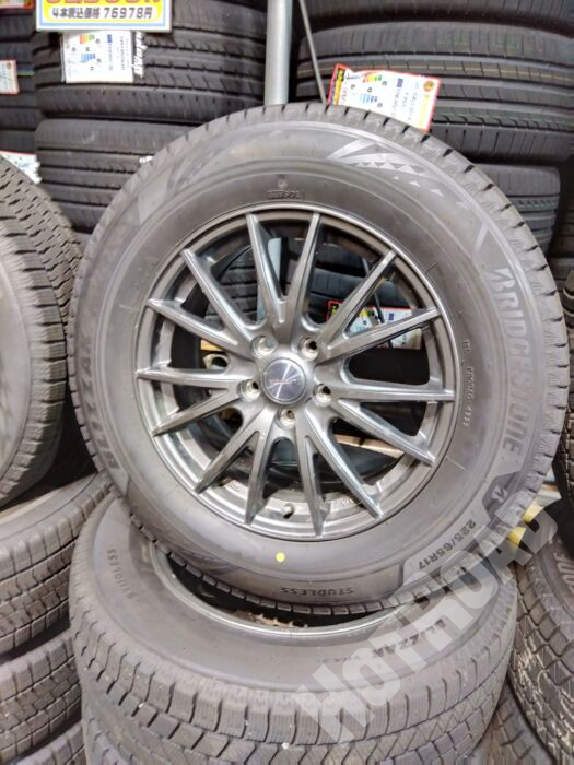 【中古ホイールスタッドレスセット】VELVA 17インチ ブリヂストン DM-V3 225/65R17 4本セット