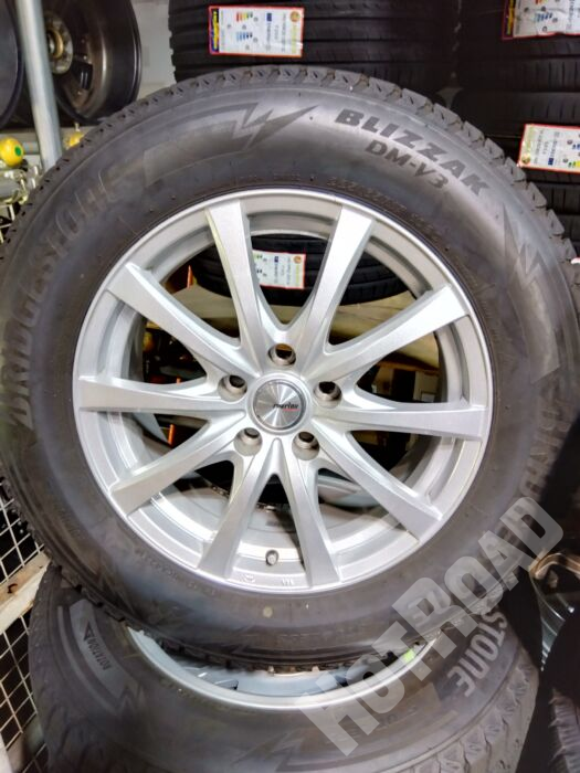 【中古ホイールスタッドレスセット】raurion 平座ナット車用 17インチ ブリヂストン DM-V3 225/65R17 4本セット