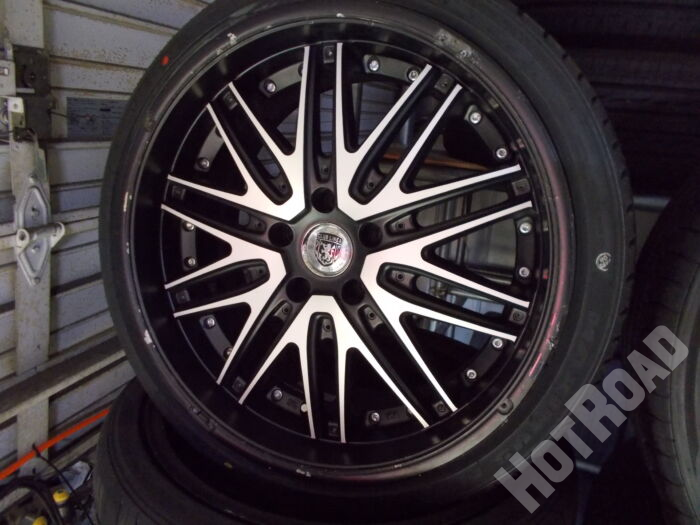 【中古ホイール+新品タイヤ】CLUBLINEA 19インチ5H114.3 MAXXIS 235/35R19 4本