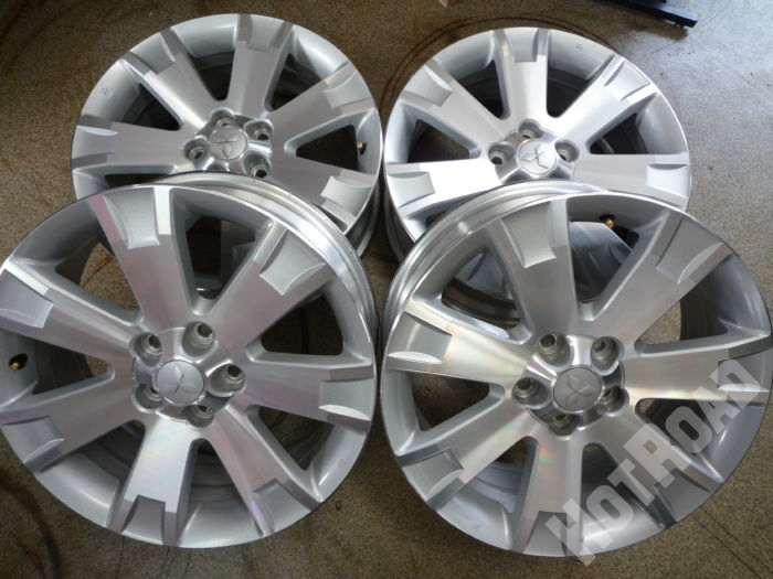 東郷店 三菱 純正 デリカD:5 18インチ アルミホイール